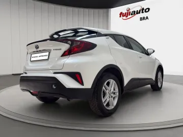Car image 4
