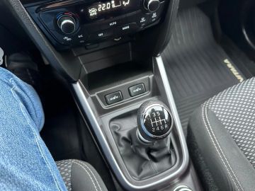 Car image 26