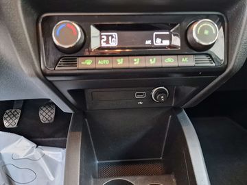 Car image 37