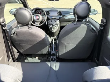 Car image 18