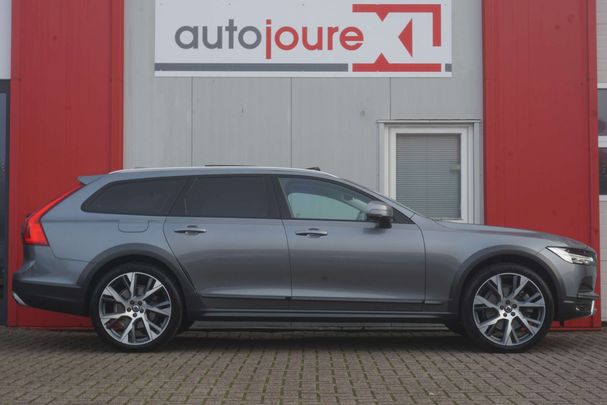 Volvo V90 Cross Country T5 AWD Pro 185 kW image number 4