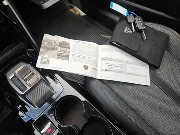 Car image 24