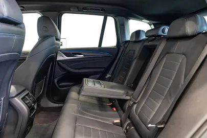 Car image 35