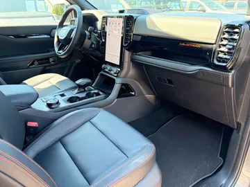 Car image 47