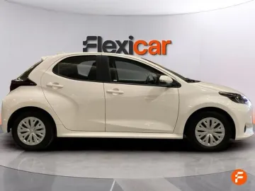 Car image 4