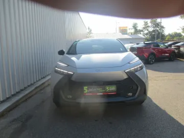 Car image 3