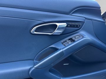 Car image 25