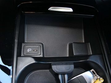 Car image 32