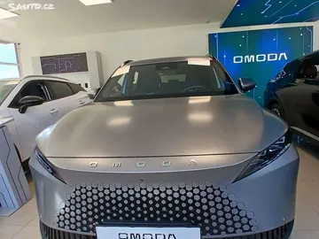 Car image 3