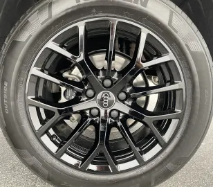 Car image 38