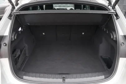 Car image 32