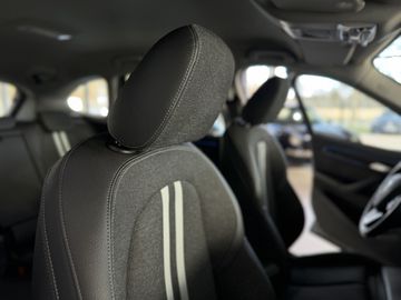 Car image 33