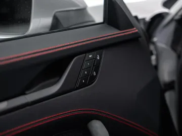 Car image 39