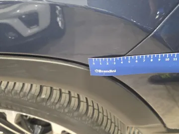 Car image 34