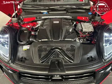 Car image 30