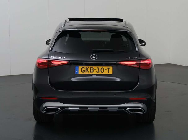 Mercedes-Benz GLC 300 e AMG Line 4Matic 230 kW image number 7