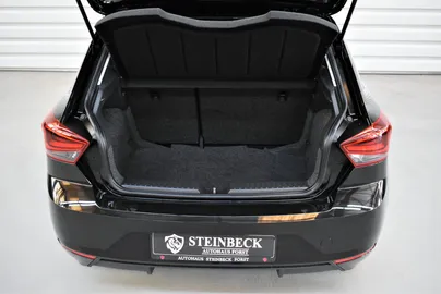 Car image 27