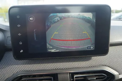 Car image 25