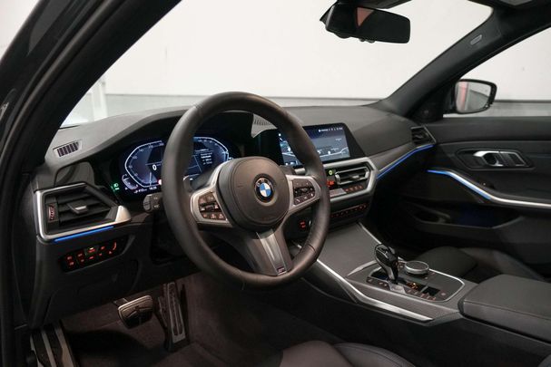 BMW 330e M Sport 215 kW image number 3