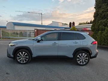 Car image 19