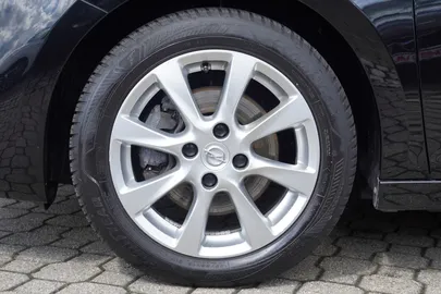 Car image 24