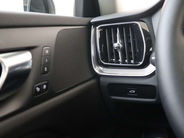 Volvo V60 B4 Plus 145 kW image number 32