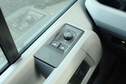 Car image 33