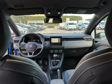 Car image 17
