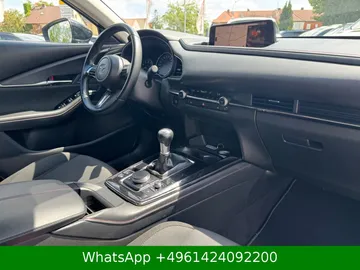 Car image 26