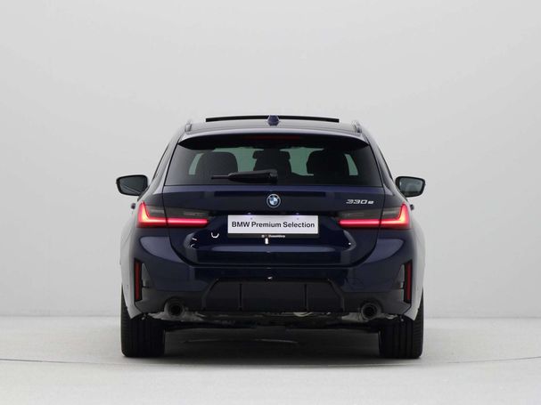 BMW 330e Touring 215 kW image number 6