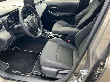 Car image 11