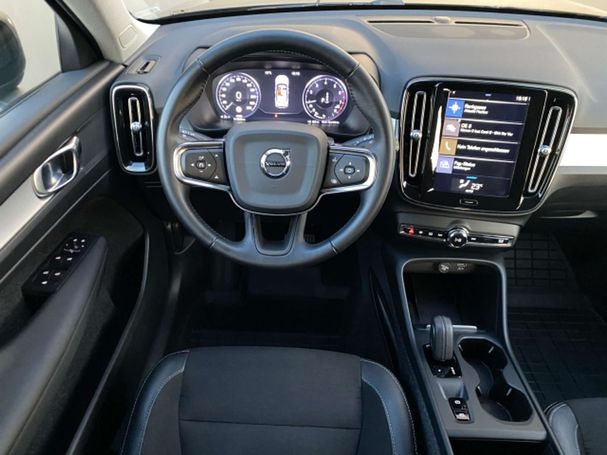 Volvo XC40 T3 Geartronic Momentum Pro 119 kW image number 9