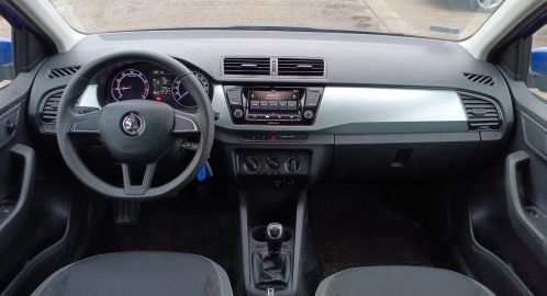 Car image 10