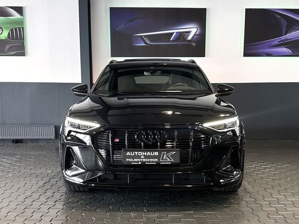 Audi e-tron 55 S-line 300 kW image number 4