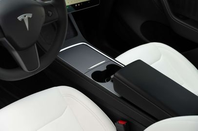 Car image 31