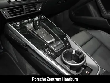 Car image 32