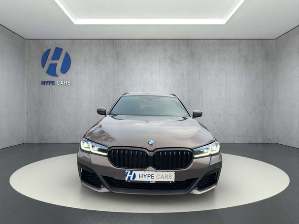 BMW 540i Touring M xDrive 245 kW image number 3