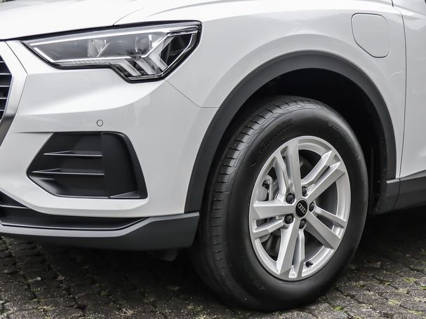 Audi Q3 45 TFSIe 180 kW image number 6