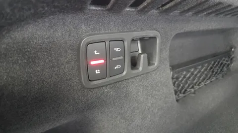 Car image 40