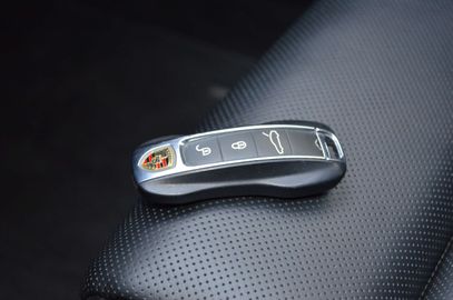 Car image 37