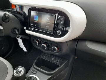 Car image 12