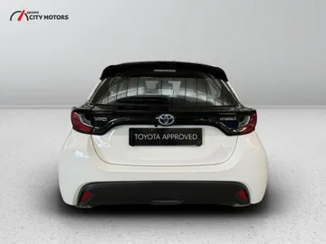 Car image 4