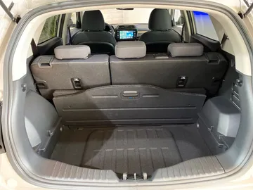 Car image 32