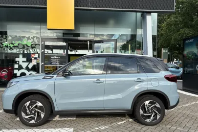 Car image 4