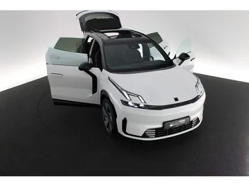 Car image 27