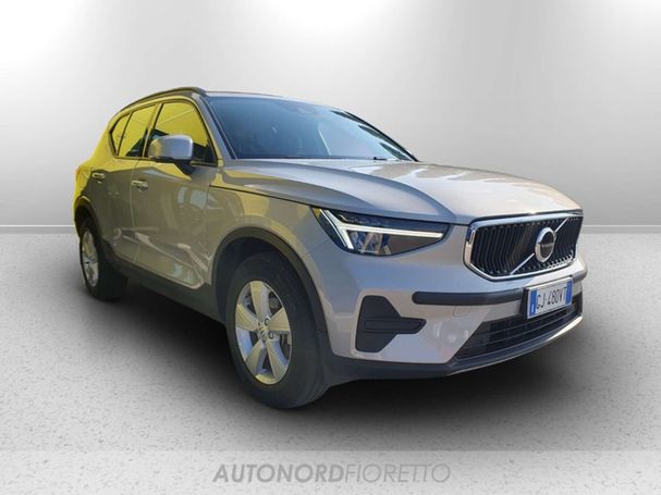 Volvo XC40 T2 Essential 95 kW image number 2