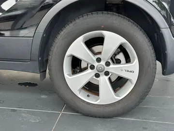 Car image 29