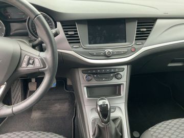 Car image 12