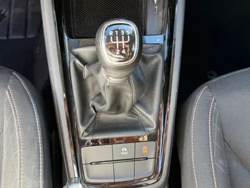 Car image 27