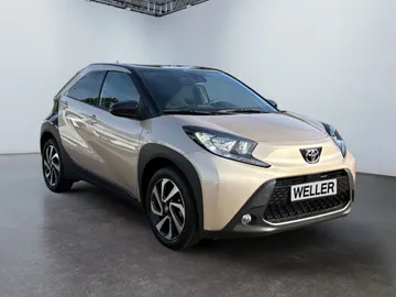 Car image 2